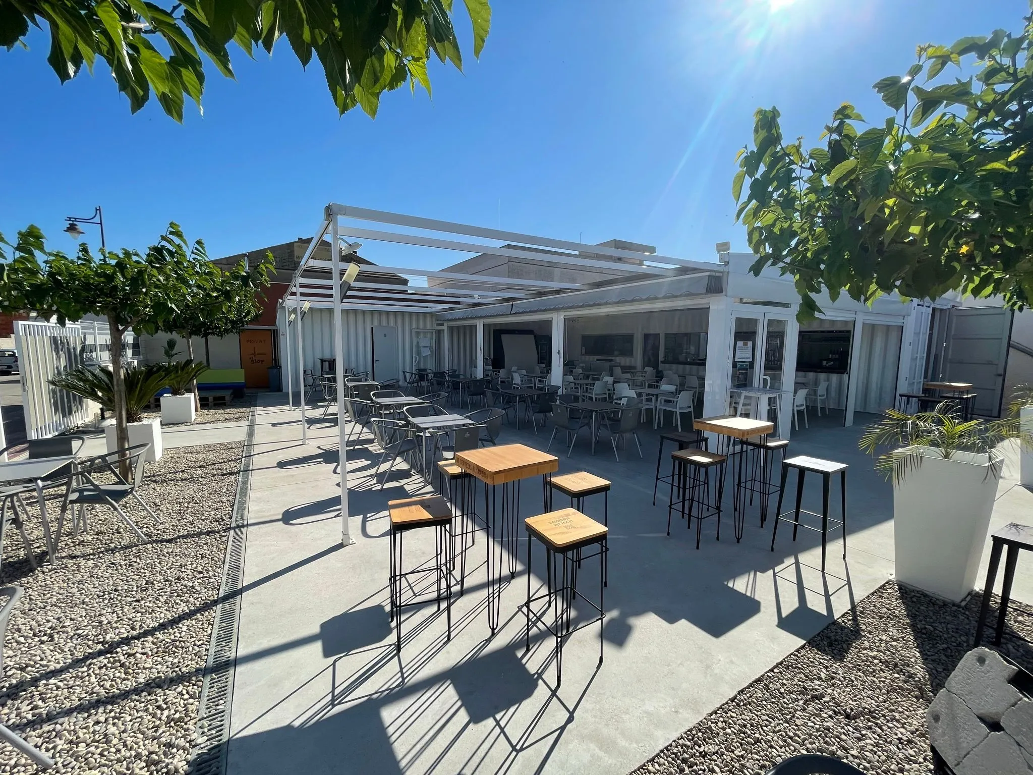 Zona interior del bar