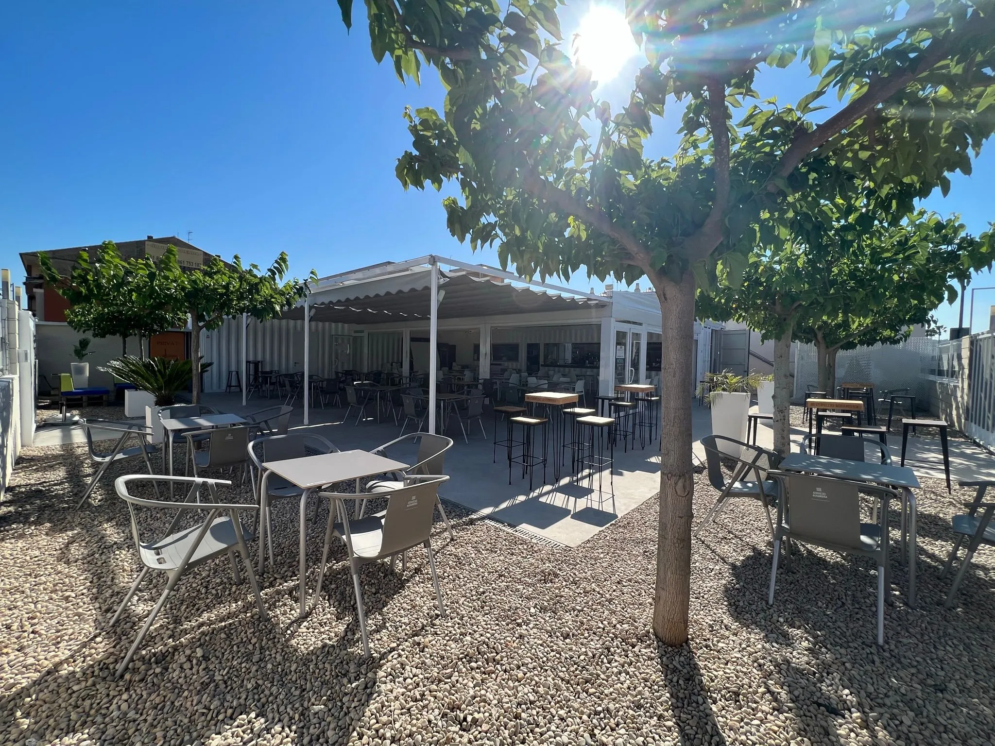 El Glop en un día soleado